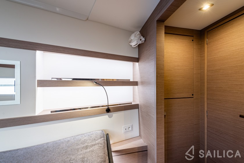 Isla 40 - Yacht Charter Sailica