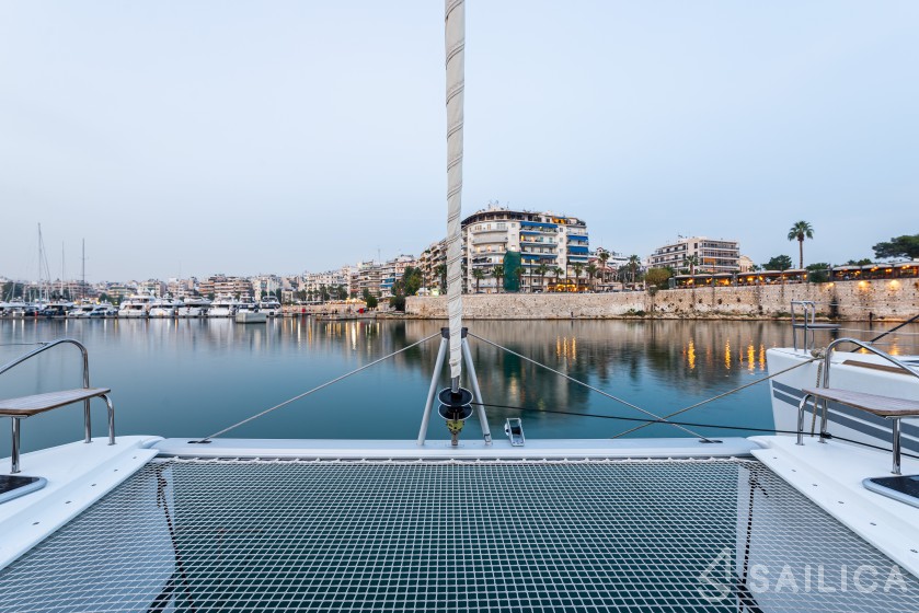 Isla 40 - Yacht Charter Sailica