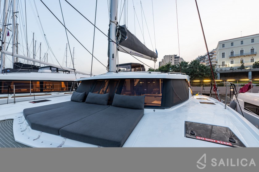 Isla 40 - Yacht Charter Sailica