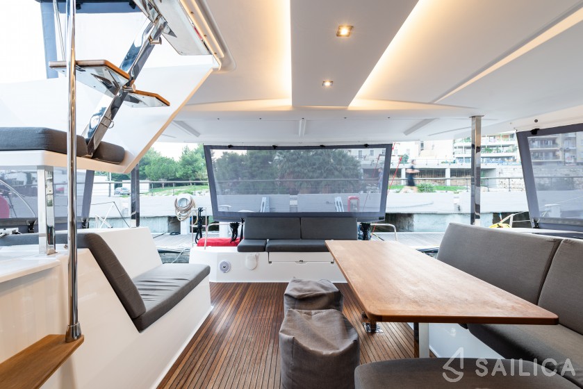Isla 40 - Yacht Charter Sailica