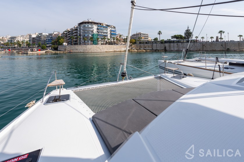 Isla 40 - Yacht Charter Sailica