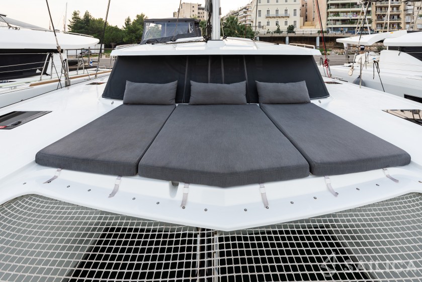 Isla 40 - Yacht Charter Sailica