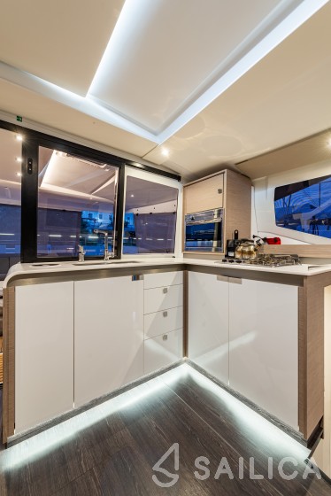 Isla 40 - Yacht Charter Sailica