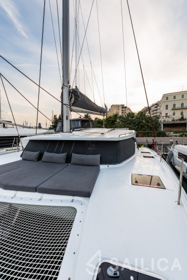 Isla 40 - Yacht Charter Sailica