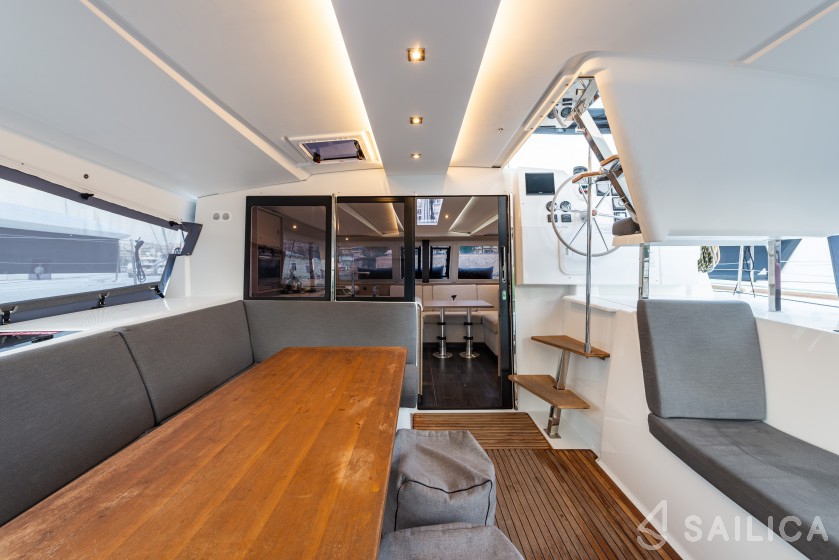 Isla 40 - Yacht Charter Sailica