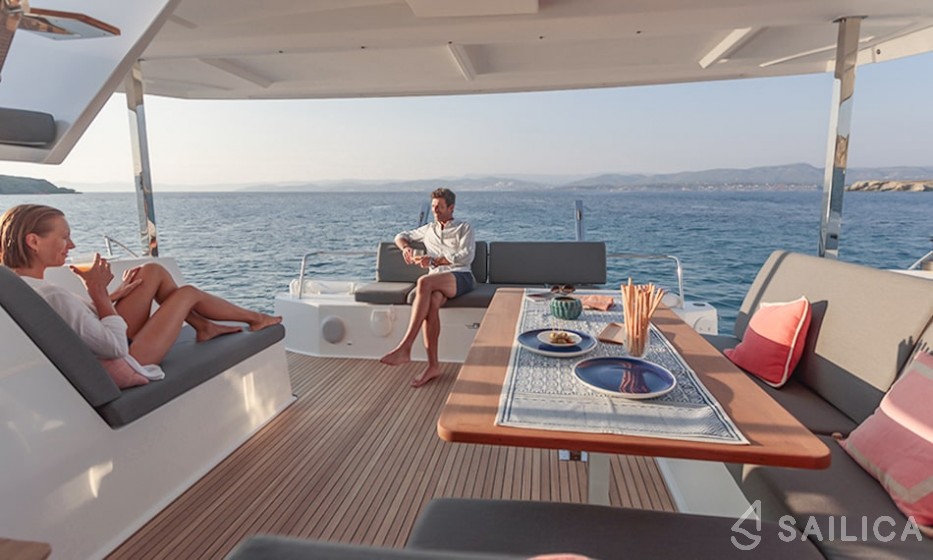 Isla 40 - Yacht Charter Sailica