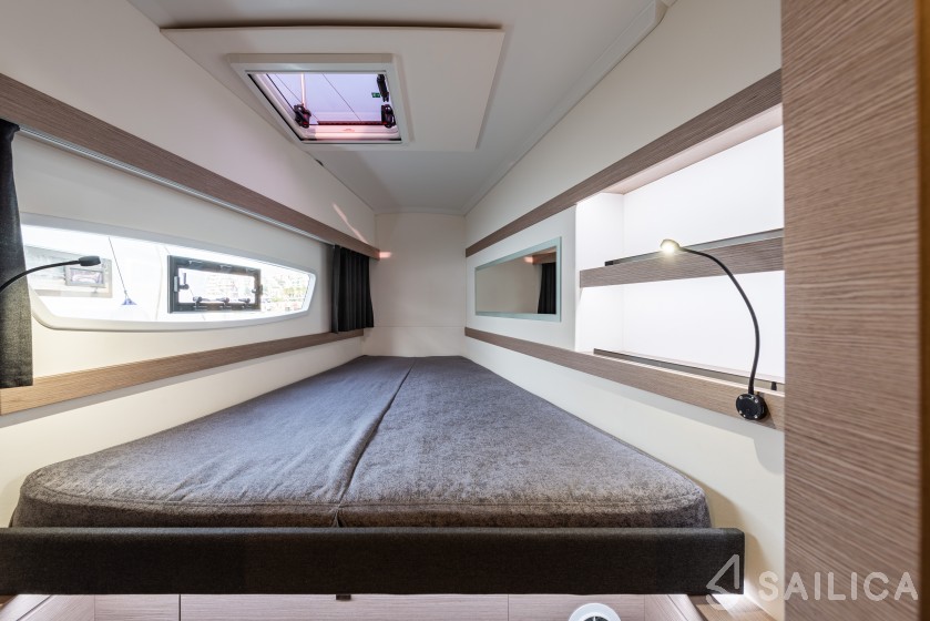 Isla 40 - Yacht Charter Sailica