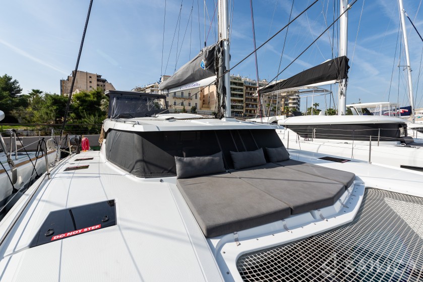 Isla 40 - Yacht Charter Sailica