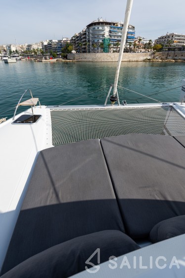 Isla 40 - Yacht Charter Sailica