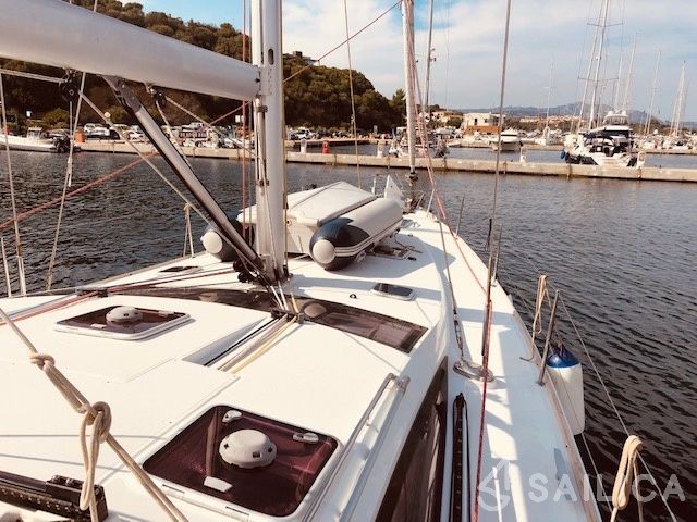 Jeanneau 53 - Yacht Charter Sailica