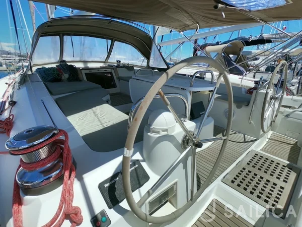 Jeanneau 53 - Yacht Charter Sailica