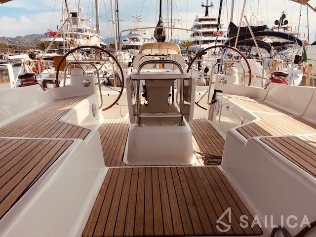 Jeanneau 53 - Yacht Charter Sailica