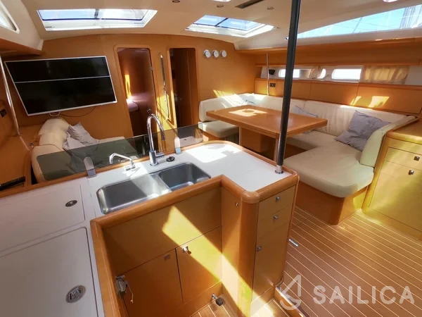 Jeanneau 53 - Yacht Charter Sailica
