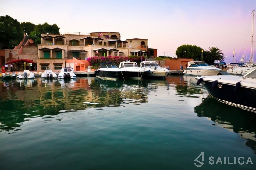 Jeanneau 53 - Yacht Charter Sailica