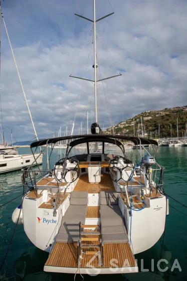 Jeanneau 54 - Yacht Charter Sailica