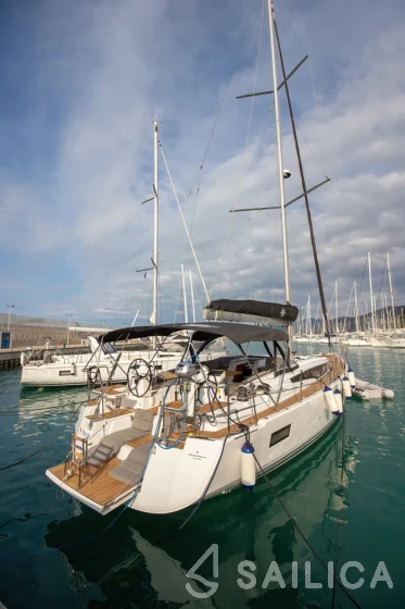 Jeanneau 54 - Yacht Charter Sailica