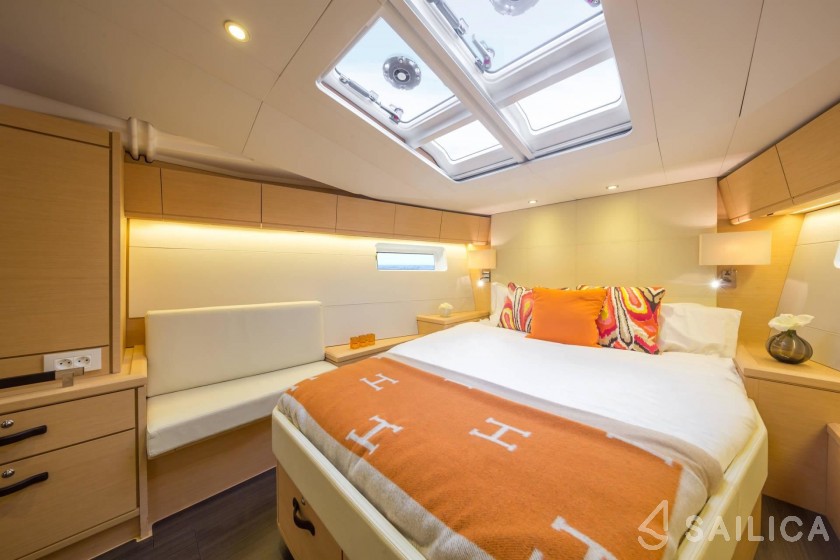 Jeanneau 54 - Yacht Charter Sailica