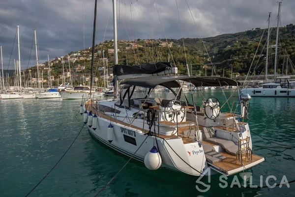 Jeanneau 54 - Yacht Charter Sailica