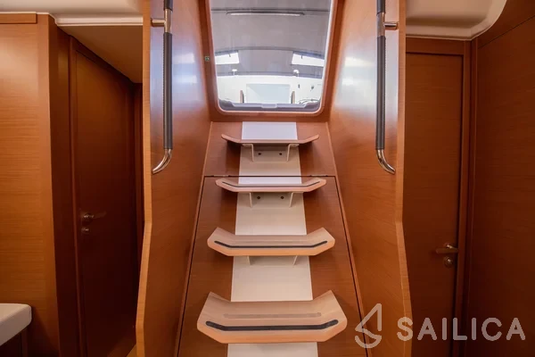 Jeanneau 54 - Yacht Charter Sailica