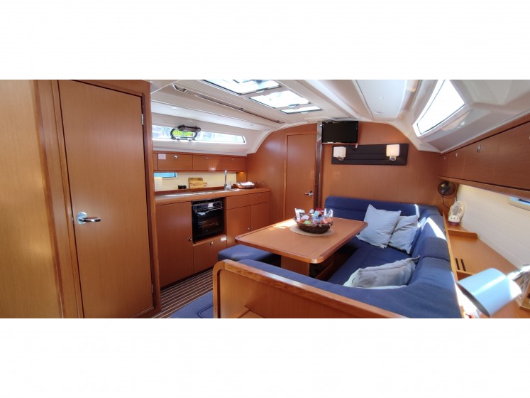 Bavaria 41 Cruiser - Yacht Charter Sailica