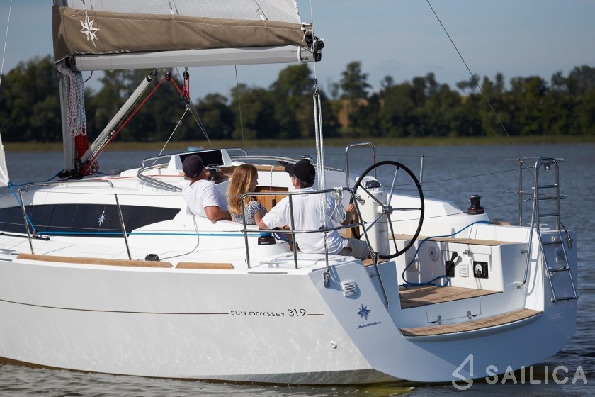 Sun Odyssey 319 - Yacht Charter Sailica