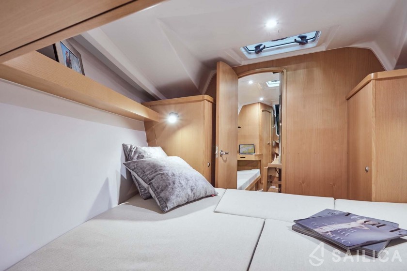 Sun Odyssey 319 - Yacht Charter Sailica