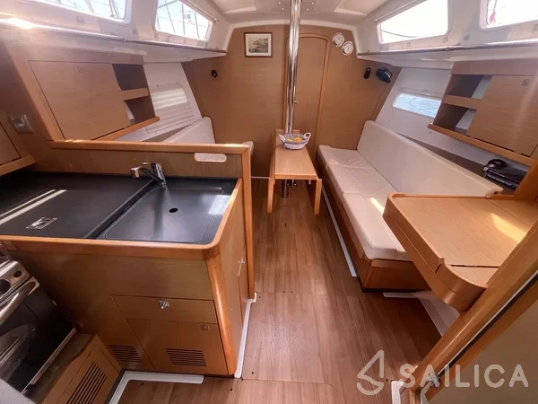 Sun Odyssey 319 - Yacht Charter Sailica