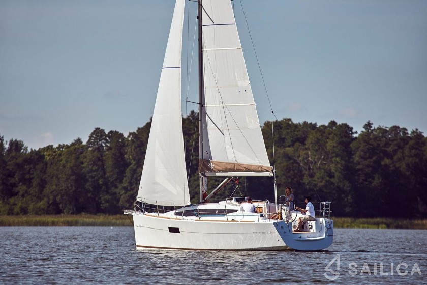 Sun Odyssey 319 - Yacht Charter Sailica