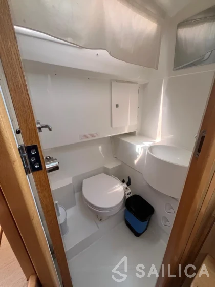 Sun Odyssey 319 - Yacht Charter Sailica