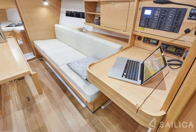 Sun Odyssey 319 - Yacht Charter Sailica