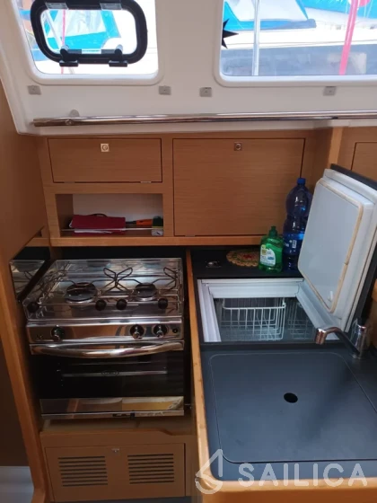 Sun Odyssey 319 - Yacht Charter Sailica