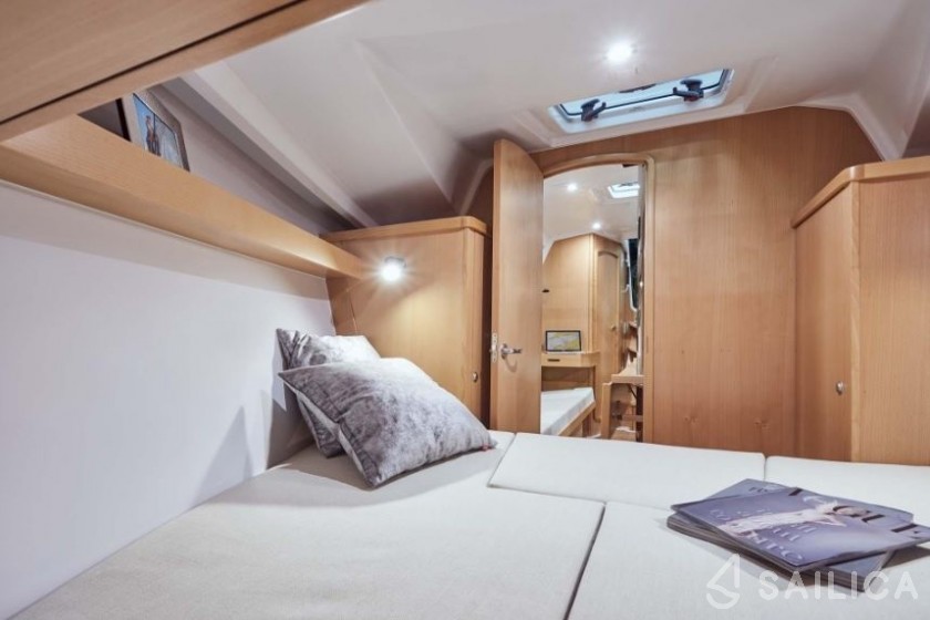 Sun Odyssey 319 - Yacht Charter Sailica