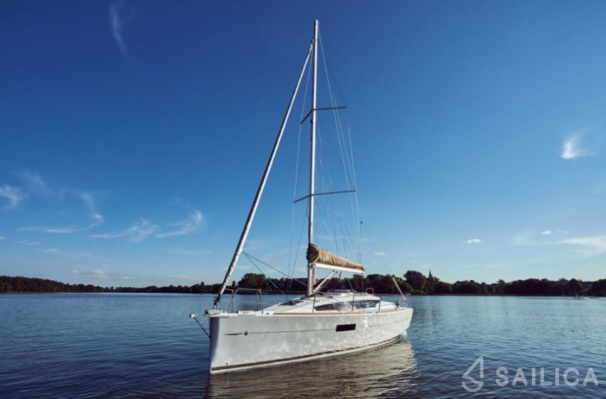 Sun Odyssey 319 - Yacht Charter Sailica
