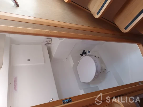 Sun Odyssey 319 - Yacht Charter Sailica