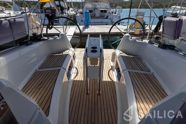 Sun Odyssey 349 - Yacht Charter Sailica