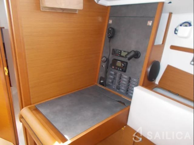 Sun Odyssey 349 - Yacht Charter Sailica