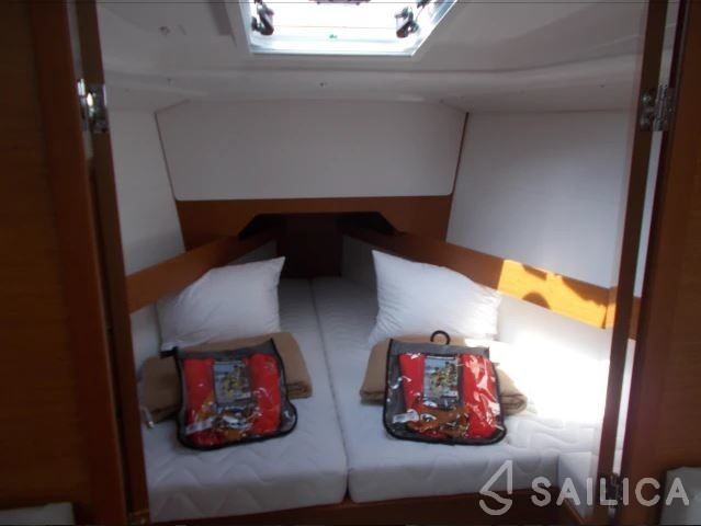 Sun Odyssey 349 - Yacht Charter Sailica