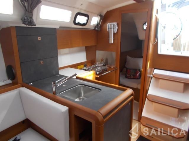 Sun Odyssey 349 - Yacht Charter Sailica