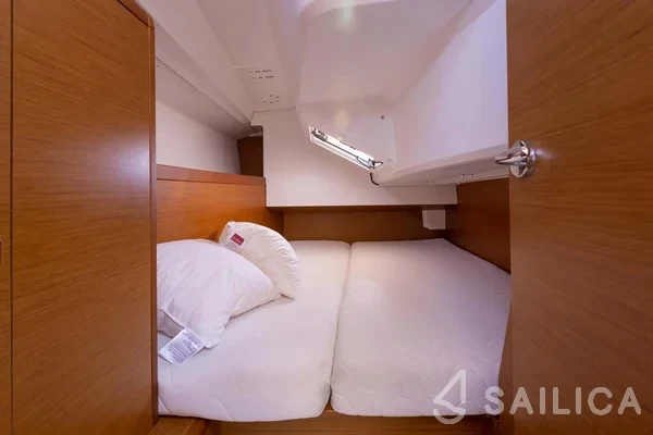 Sun Odyssey 349 - Yacht Charter Sailica