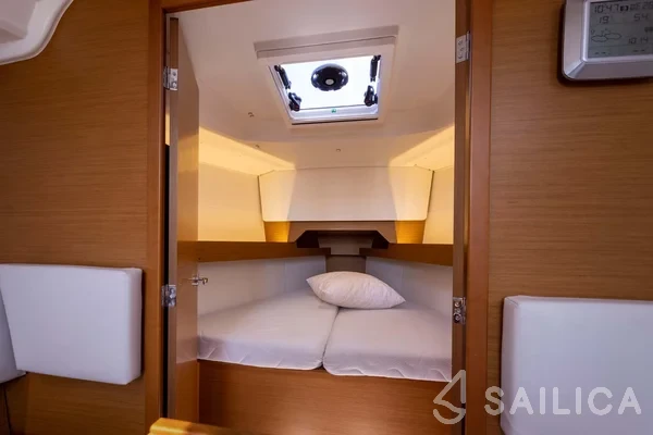 Sun Odyssey 349 - Yacht Charter Sailica