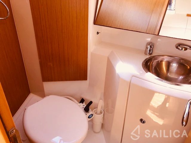 Sun Odyssey 36i - Yacht Charter Sailica