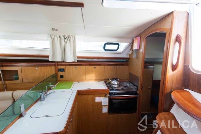 Sun Odyssey 36i - Yacht Charter Sailica