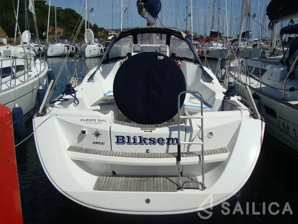 Sun Odyssey 36i - Yacht Charter Sailica