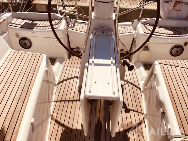Sun Odyssey 36i - Yacht Charter Sailica