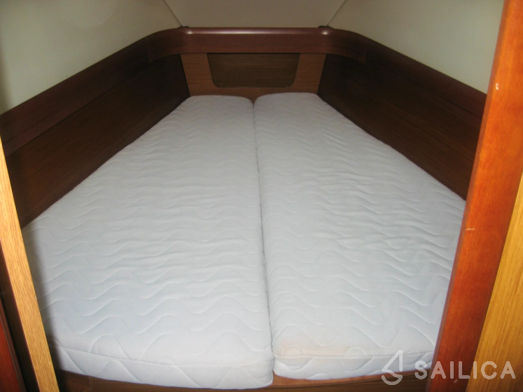 Sun Odyssey 39i - Yacht Charter Sailica