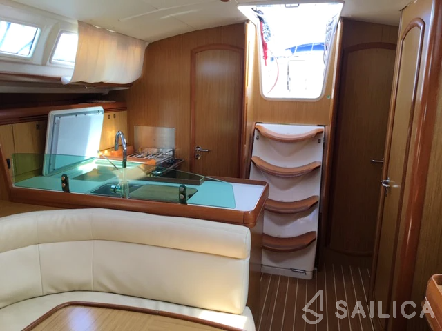 Sun Odyssey 39i - Yacht Charter Sailica