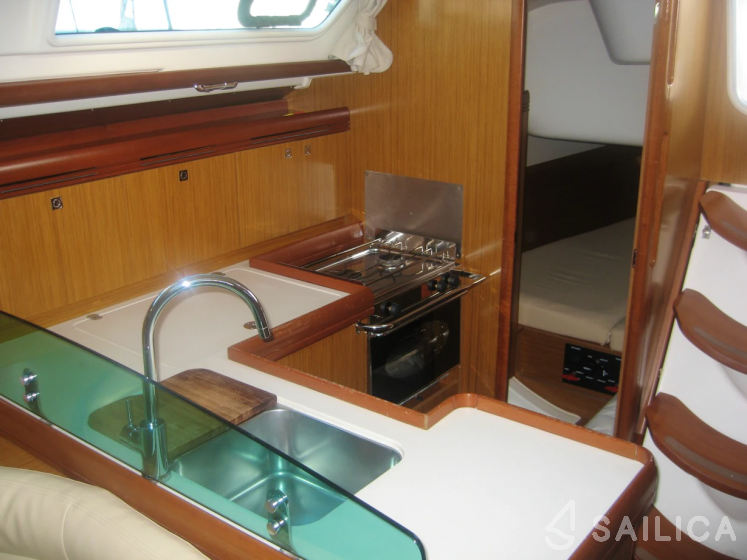 Sun Odyssey 39i - Yacht Charter Sailica