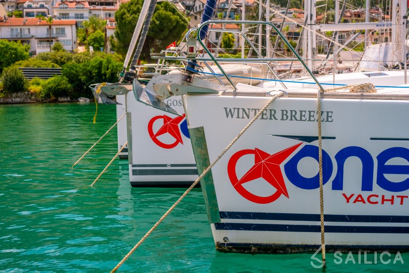 Sun Odyssey 42 i - Yacht Charter Sailica