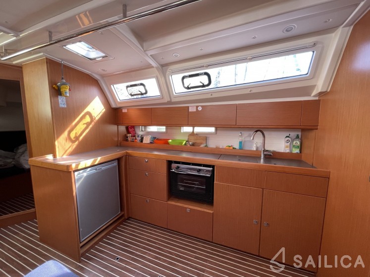 Bavaria 46 Cruiser - Yacht Charter Sailica