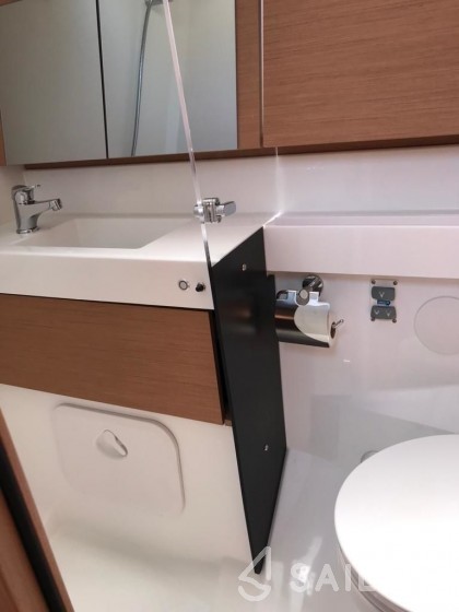 Sun Odyssey 410 - Yacht Charter Sailica